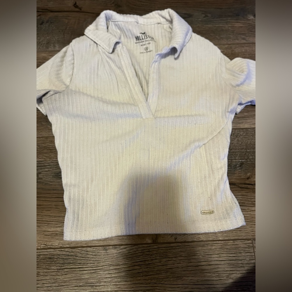 Hollister v neck collared baby tee